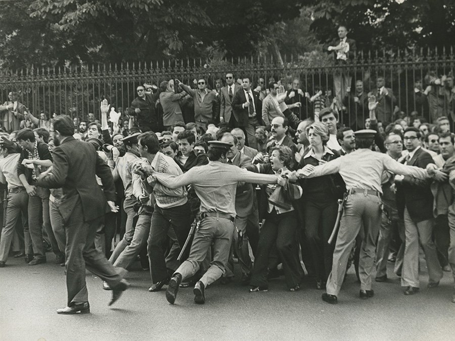 ConsuorF's tweet photo. ¿Sabías que #TalDiaComoHoy 1979 #ETA dejó a 15 niños huérfanos en un solo atentado?. Les ametrallaron en #Madrid y les remataron con una granada. 

Se llamaban: LUIS GÓMEZ HORTIGÜELA, AGUSTÍN LASO CORRAL, JESÚS ÁBALOS GIMÉNEZ y el conductor LUIS GÓMEZ BORRERO.

¡Recuerdales! https://t.co/tYy9I6GHRw