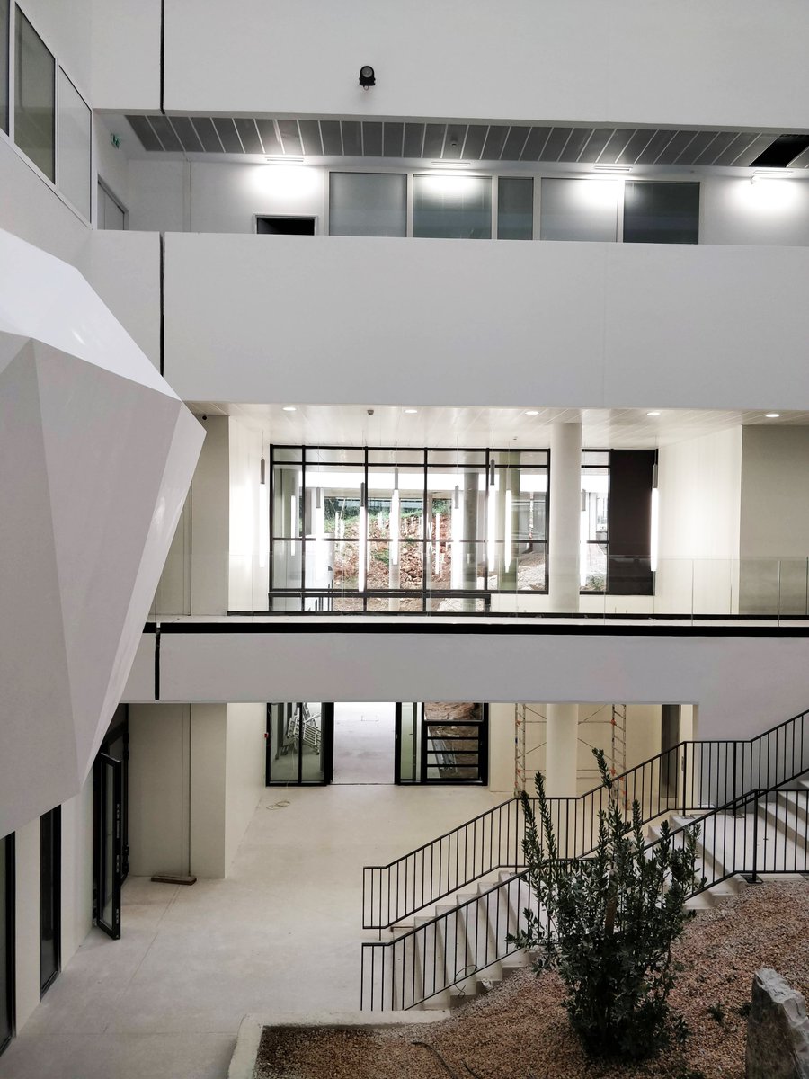 FPaysage's tweet photo. Pôle chimie Balard à Montpellier – CNRS
C’est le printemps à Montpellier (et bientôt la fin du chantier😎) !!
Reichen et Robert et Associés, Architectes
Oteis, Bureau d’étude et économiste
AtFP, Maîtrise d'œuvre des espaces extérieurs https://t.co/nXGb2OggzJ