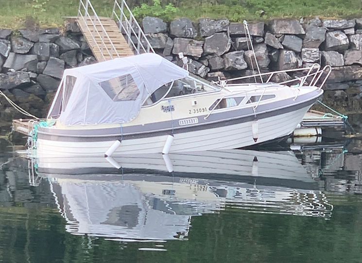 PolitiMRpd's tweet photo. #Rensvik kl 0923: noen som savner denne båten evt vet hvem som er eier? Info kan ringes inn på tlf 02800 https://t.co/v7ROIMTKoz