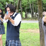 写真に写っている女子高生、持ち方がどう見てもプロにしか見えない!