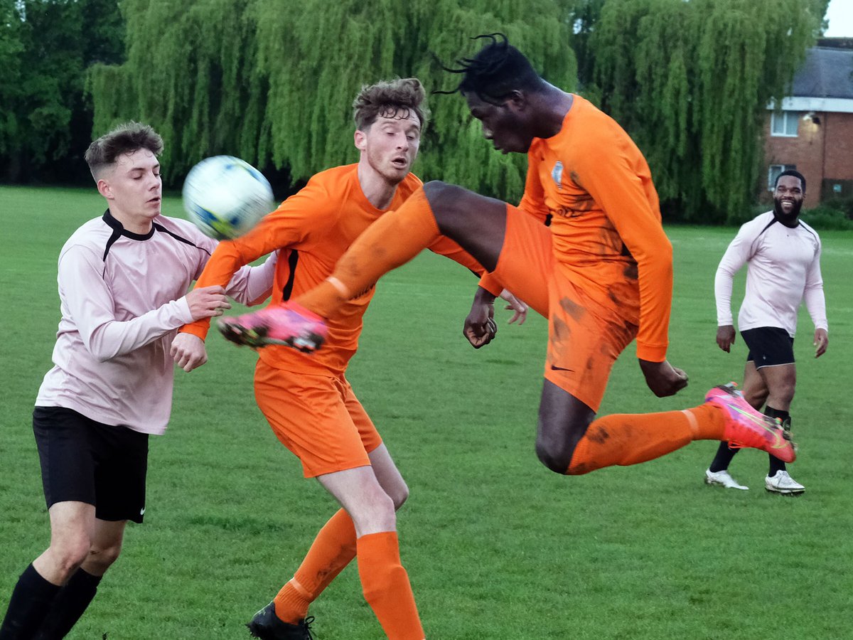 Andrew B tweet media