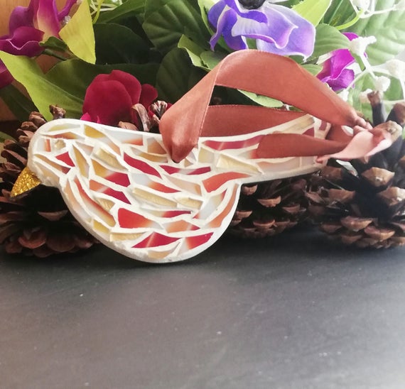 mosaicbyGeorgia's tweet image. Mosaic Robin ornament Red brown Hanging bird etsy.me/2QPisQl #glassart #mosaics #displaywindow #farmhousedecor #birdgiftforwoman