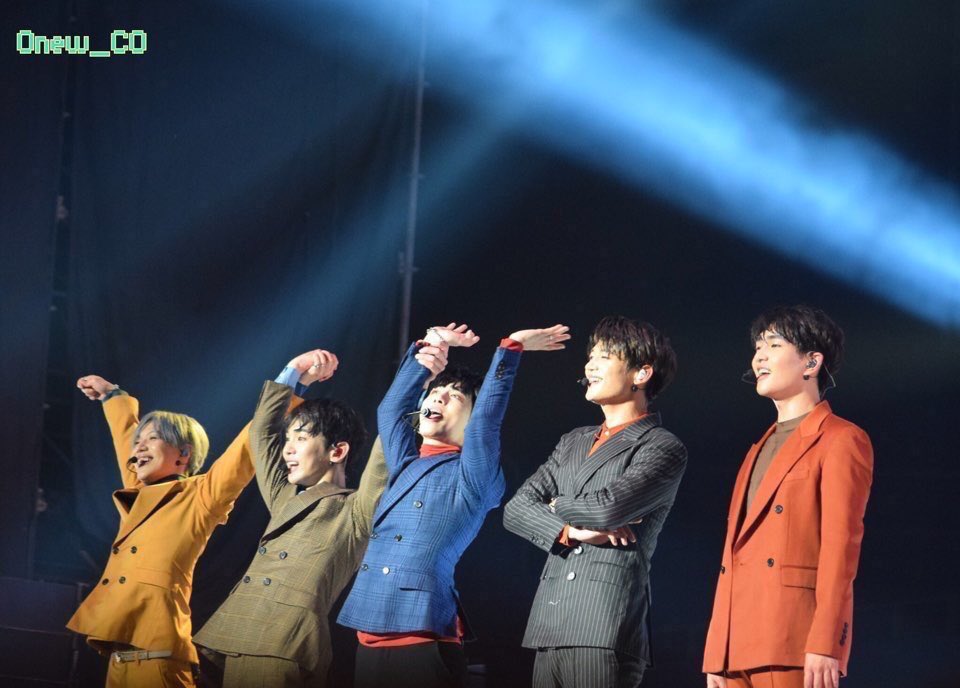 lee_t__'s tweet photo. いつまでも私の青春を思い出しさせてくれる5HINee 💎
13年間、ありがとう
これからも5人が大好きです！

#SHINeeDay💎
#SHINee #샤이니
#13th_Debut_Anniversary✨
#Happy13thSHINeeDay
#Always_shining_SHINee https://t.co/vxIGkfW6iN