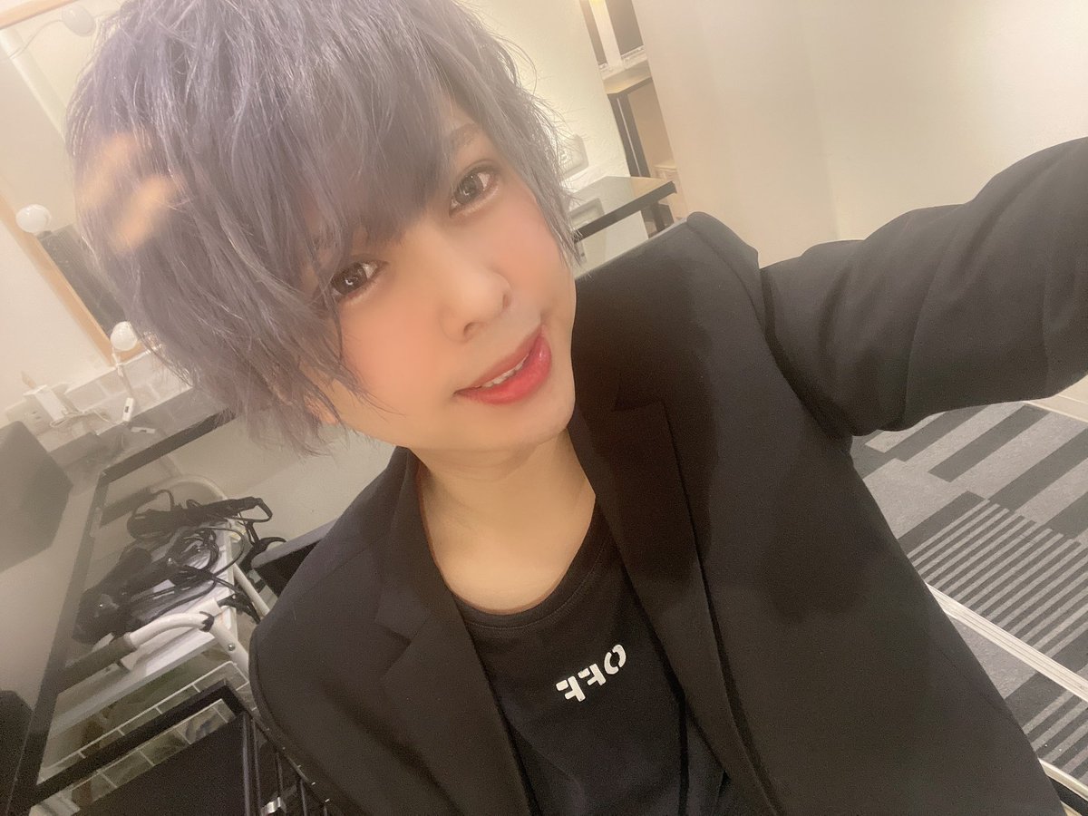 run_run0314's tweet photo. 右が現在です🥺
2週間で
色落ちが激しい🥺🥺 https://t.co/cJejdKM4W1