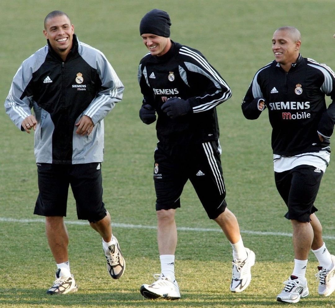 Footballtweet's tweet photo. Galácticos training. ✨ https://t.co/byvjqzw8sY