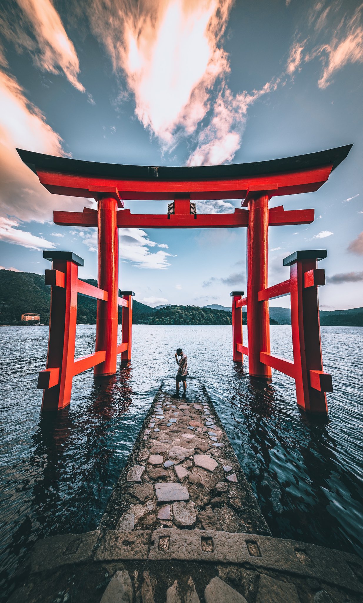 むらきゃみだいち 箱根神社の鳥居が超かっこいい T Co Gsxejz5qpc Twitter