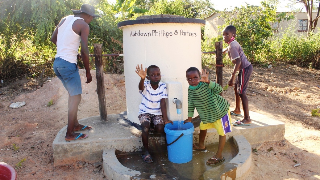 AquAidWaterCool's tweet photo. @AquAidWaterCool : This clean water resource is busy supplying thousands of litres of potable and productive water to this community every day, thanks to the team at @AshdownPhillips and in particular, those whom occupy 35 Dale Street.
@TheAfricaTrust https://t.co/fg00CBrldu