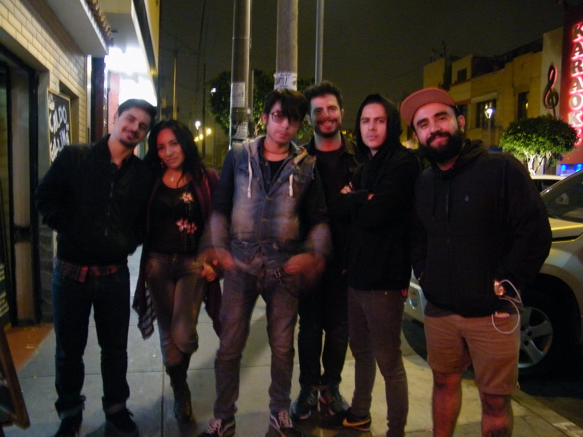 Psicosisska's tweet photo. Buenos días amig@s ...una foto recordando con los amigos de @Allisonband de México. https://t.co/1BZ218PeFK