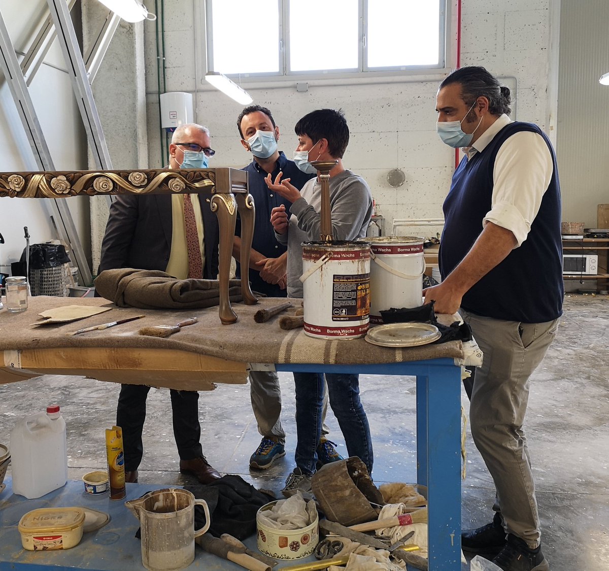 JoseCarlosRguez's tweet photo. Constatamos alta calidad y estilo del #MadeInItaly en visita, el #25mayo, a empresa de diseño de interiores y productora de muebles #SavioInteriors, donde nos recibe su GEO #DavideOrsatti. Impulsamos negocios con #Dujo y @MinturCuba. #PuenteEmpresarial #Toscana #Italia #Cuba https://t.co/GKNxdOig24