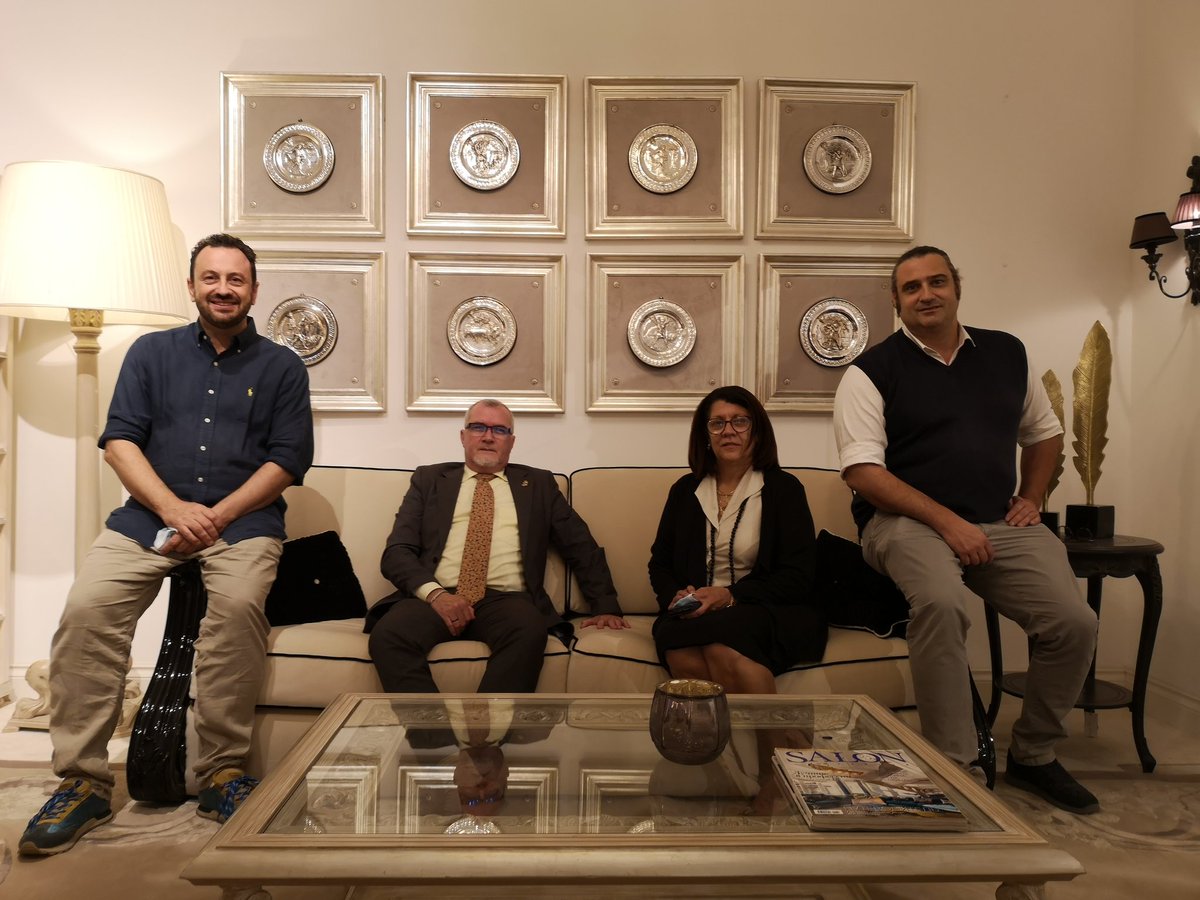 JoseCarlosRguez's tweet photo. Constatamos alta calidad y estilo del #MadeInItaly en visita, el #25mayo, a empresa de diseño de interiores y productora de muebles #SavioInteriors, donde nos recibe su GEO #DavideOrsatti. Impulsamos negocios con #Dujo y @MinturCuba. #PuenteEmpresarial #Toscana #Italia #Cuba https://t.co/GKNxdOig24
