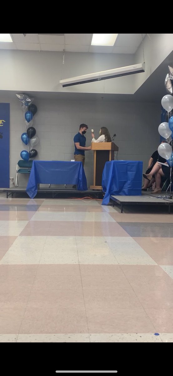 SCNTeamPolaris's tweet photo. So excited to start my term as Student Body President for the 2021-2022 school year 🔵⚪️! @SCNStuCo @SaintCharlesNo1 
#scnblessed https://t.co/v5t34PE8QF