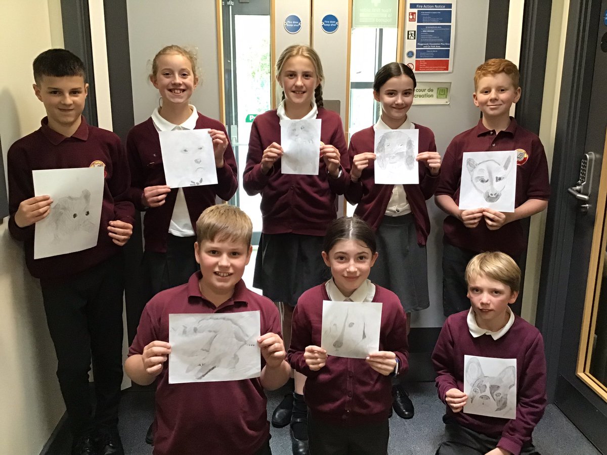 Class9DPS's tweet image. Fantastic Gary Hodges final pieces from C9! @DartonPrimary #DPS_art @ArtDps1