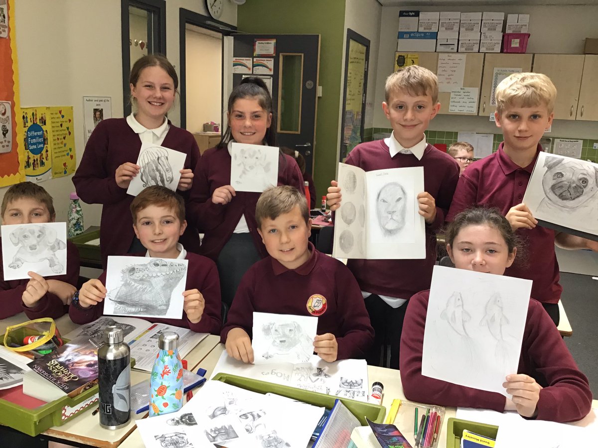 Class9DPS's tweet image. Fantastic Gary Hodges final pieces from C9! @DartonPrimary #DPS_art @ArtDps1