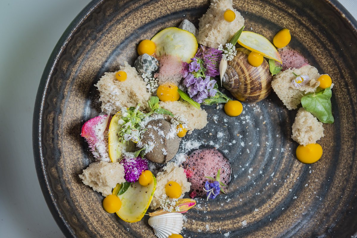 Here at Salted Orange, we #thinkdifferently. From hog roasts, multiple courses, canapés and street food - we've got your day covered.

Get in touch and plan your perfect event today.

saltedorange.co.uk