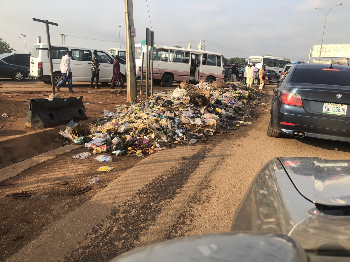 melifew213's tweet photo. Nyanya bustop, service lane from the market enroute old Karu, Do we have FCT minister? Cc @Fmohnigeria @FMEnvng @FCTCofficial @FCTWatch @ReportAbuja #DirtyAbuja #CleanupAbuja #AbujaTwitterCommumity #AbujaFacts #Abuja https://t.co/Tl5TM8Zrta