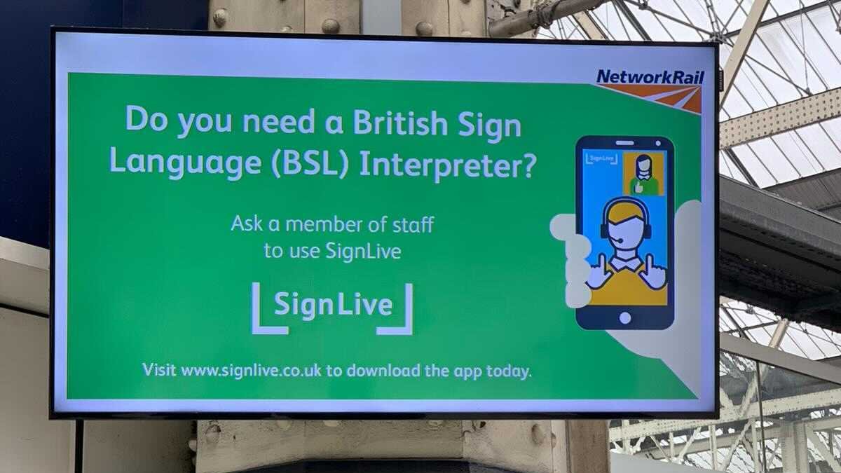 SignLiveUK's tweet image. Travelling by train in and around London? Did you know you can speak to station staff via a BSL interpreter?

Available in 7 stations including @NetworkRailVIC and @NetworkRailLBG

Photo taken at @LondonWaterloo