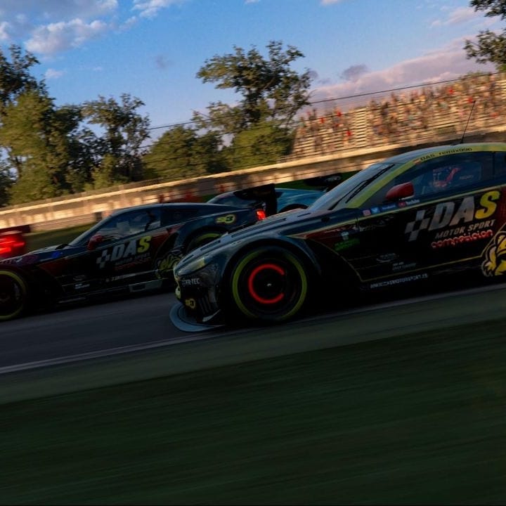 Carrerón ayer de nuestros pilotazos @das_scoobyjr y <a href="/97JavierMartin/">Javier Martin</a> en la @alejandro_garnata ! P4 y P10 en una dificilísima carrera en #autodromomonza en una disputadísima serie con muchísimo nivel.

#acorrerenlaplay

#dasmotorsport

#dascompeticion

#SimRacing