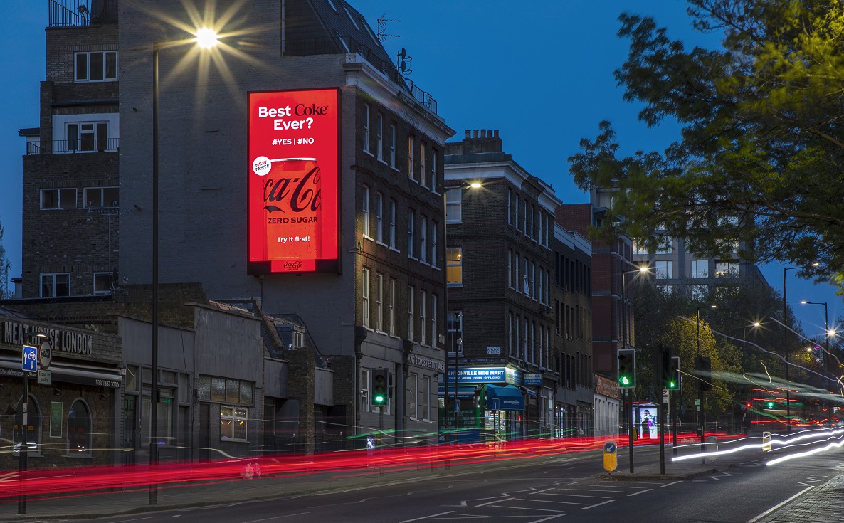 I am a big fan of <a href="/CocaCola_GB/">Coca-Cola GB</a> Zero and @clearchannelUK newest King’s Cross Storm site! What an amazing site in the heart of our capital city. Find out more information on Storm here: okt.to/7zehk2 <a href="/kineticwwUK/">Kinetic UK</a> @MediaComUK #OOH
