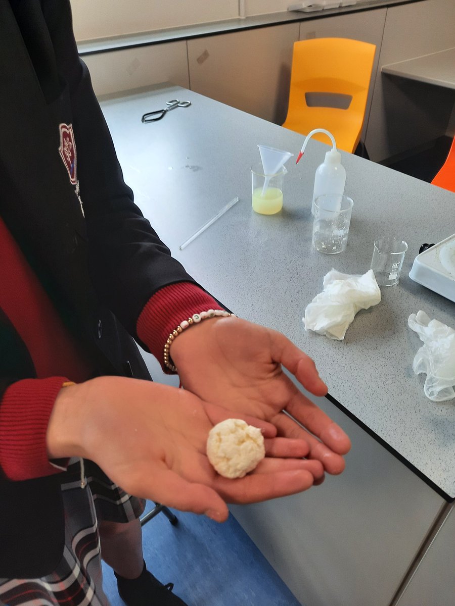 MsJCoyne's tweet photo. Decided to do something a little bit different in the lab with 1st year #Science for the last week of school #MakingCheese 🧀 😁 @ClaregalwayColl https://t.co/LU8S7qo8jd