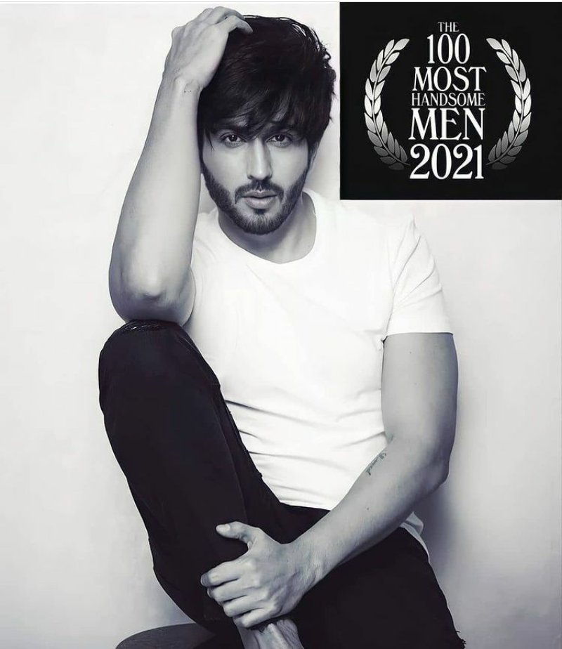 Preeranforever5's tweet photo. I nominate #dheerajdhooper for the most handsome men of 2021 from india 
#Dheerajdhooper
#100MostHandsomeMen2021 
#TBworld2021 https://t.co/Aqz9wlSmap