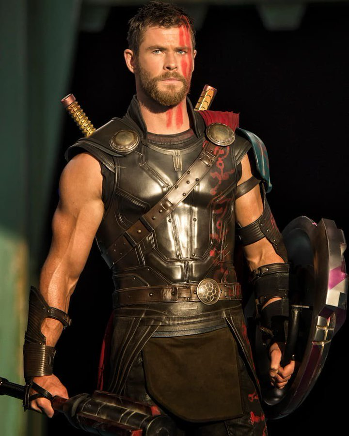 RT @cineasimetrico: Chris Hemsworth es Thor https://t.co/qLw7GXL1ET
