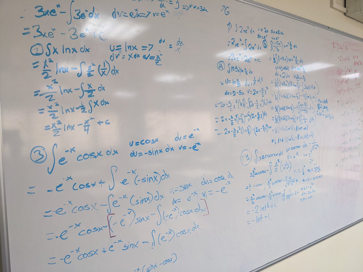 doesmathforfun's tweet image. Seeing student work on the board brings me joy! #iteachmath #ibmath #hlaa