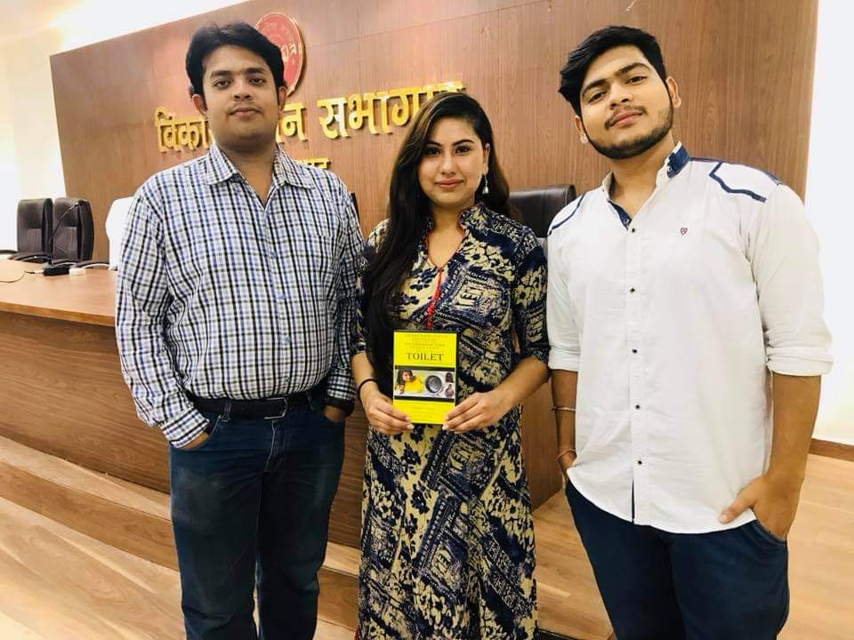 MakkarRudra's tweet image. Can&apos;t believe it has been 3 years 😅

Throwback to the release of our first Government Project, &quot;Toilet&quot; starring Seema Parihar. 

youtu.be/vM07XeoRG1E
#Proud #GovernmentProject #TCTProductions