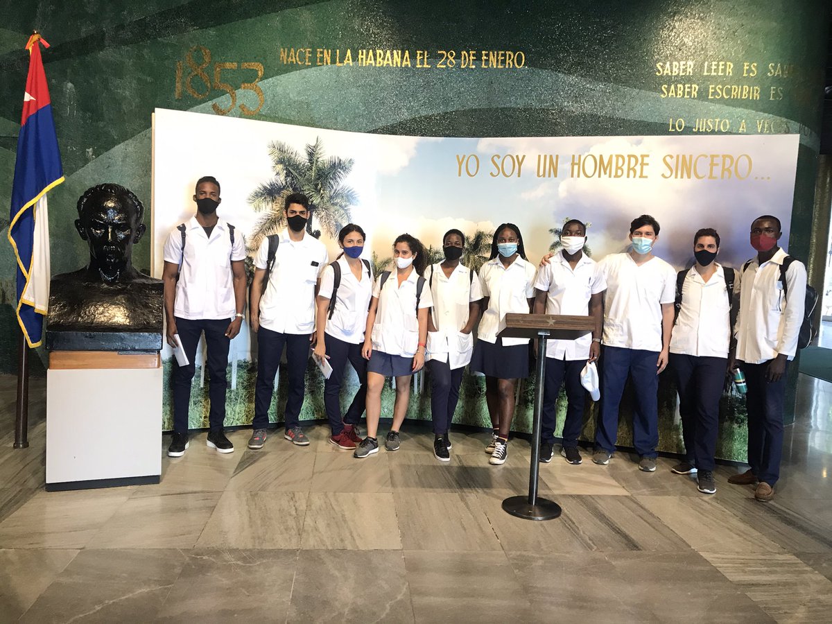 IglesiasGino's tweet photo. Feliz #DiaDeAfrica a todos nuestros compañeros de ese bello continente desde la @feuoctubre.

#CubaAfrica #AfricaDay  #AfricaDay2021 #CubaViva #DíaDeÁfrica https://t.co/GuSaLMVEe6