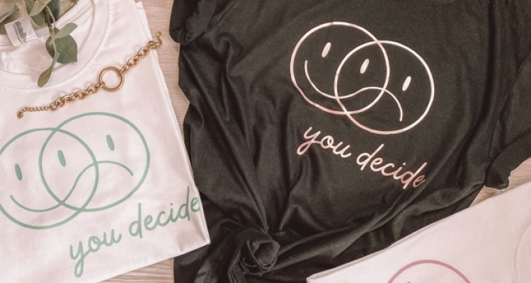 FundAladina's tweet photo. Nuestra amiga Diana de #Vishop, una pequeña #empresa que quiere ayudar a los niños y adolescentes con cáncer, ha diseñado esta preciosa #camiseta 100% a beneficio de Aladina.
#Gracias de corazón querida #amiga, ¡nos encanta! 🧡
#TodoPorLosNiños #StopCancer https://t.co/1f9w3fO7hm
