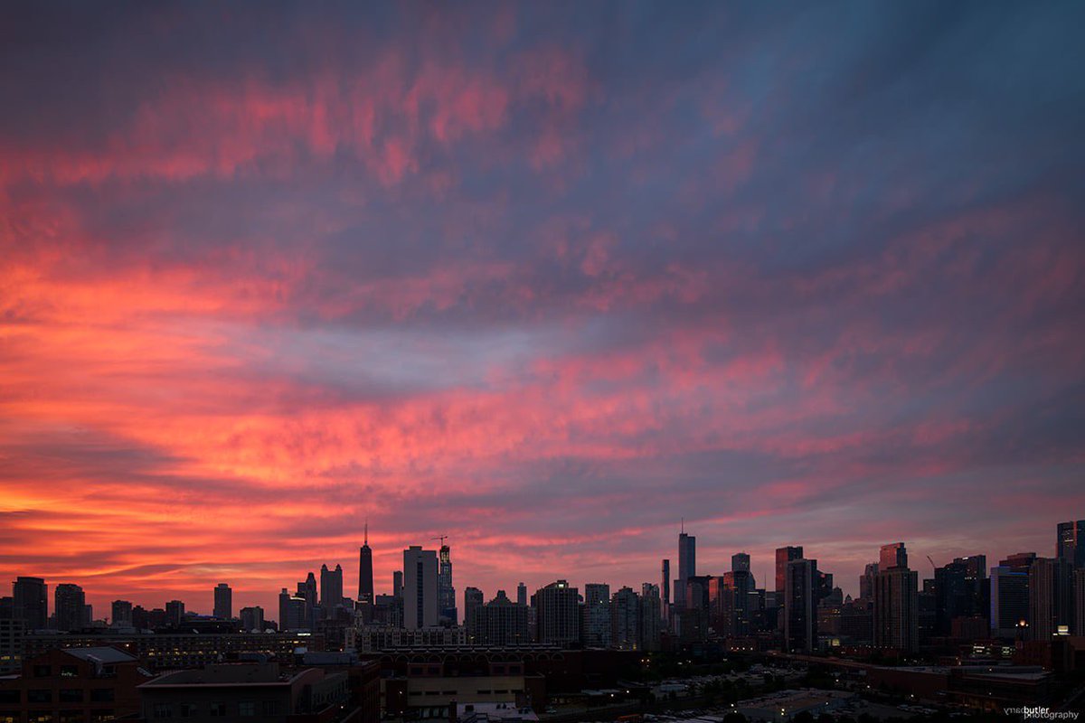 Sunrise splattered across the skyline on Tuesday in Chicago.  #weather #chicago #news #ilwx