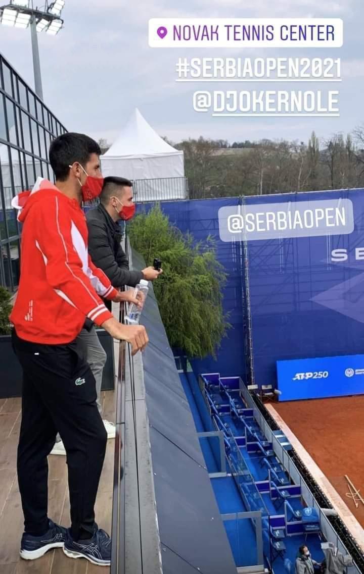 @CristinaNcl Novak i brat Djordje Djokovic na
Terenu Novak @SerbianOpen 💞