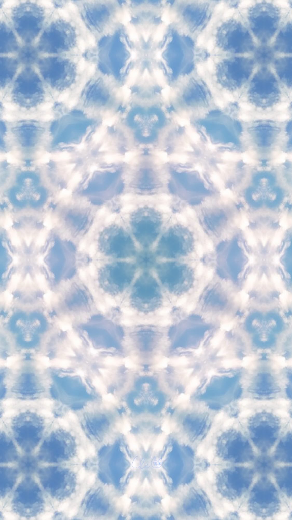 ふわ 空の雲です 曼荼羅アート 万華鏡アート 縦長の画像はスマホ用の壁紙に 個人的な使用はokです 再配布はng 壁紙配布 待ち受けにどうぞ T Co H4iab4dokj Twitter