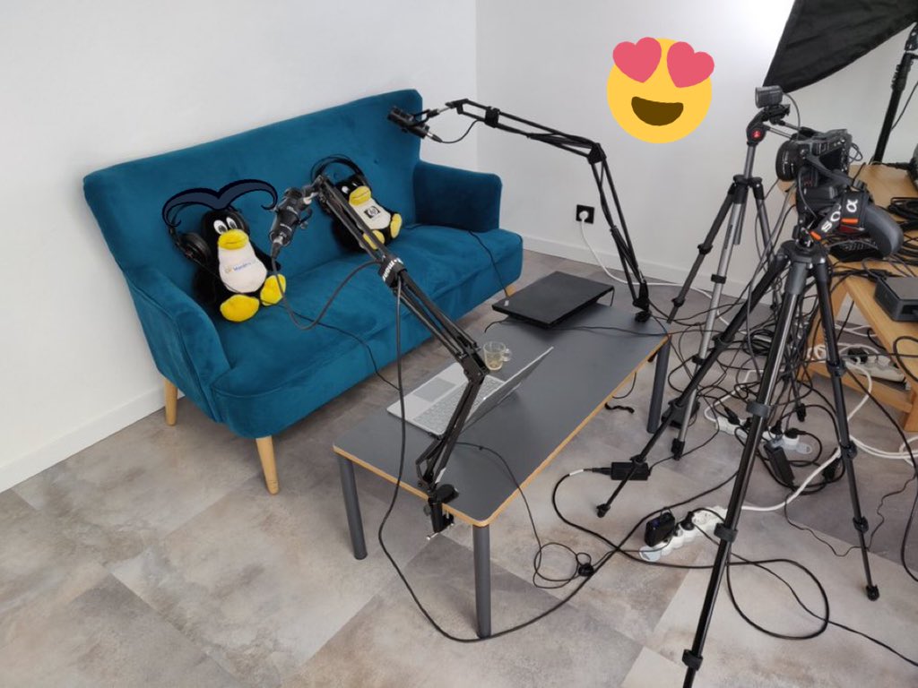 adri1S's tweet photo. Hello ! On se retrouve dans 15 minutes sur sur youtube pour le live de lancement de @NiceOpenSource 🚀🚀🚀 https://t.co/njBLvciHQv

#Nice06 #ILoveNice #CotedAzurFrance #frenchtechcda #opensource #entrepreneuriat #YouTube https://t.co/wxjJe80CGn