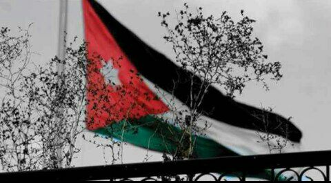 يؤرّخ يوم الاستقلال في ذاكرة الوطن، يوماً مشرقاً زاهياً توّجت فيه مسيرة عطاء وكفاح
#الاردن #عيد_الإستقلال 🇯🇴♥️💚🖤🤍
#عيد_الاستقلال_75