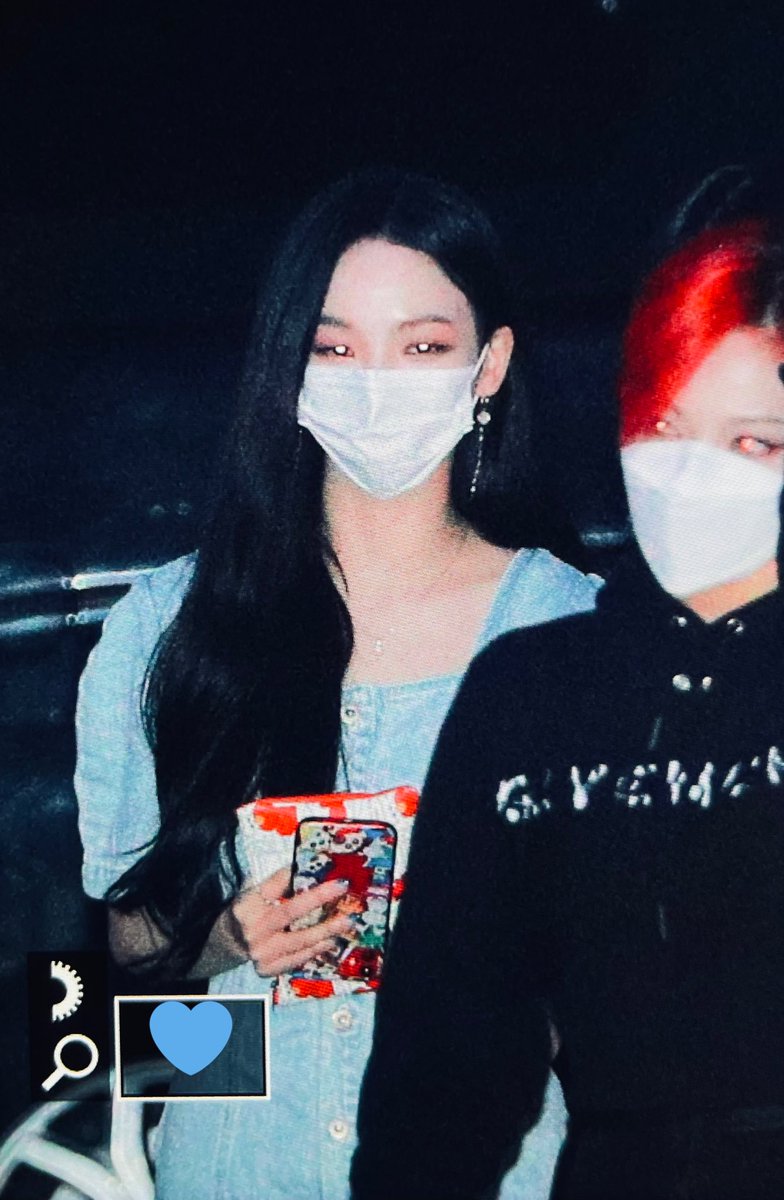 biteoff_kr's tweet photo. 210525
#aespa #æspa #에스파
#KARINA #카리나 https://t.co/rvRbOGo0ek