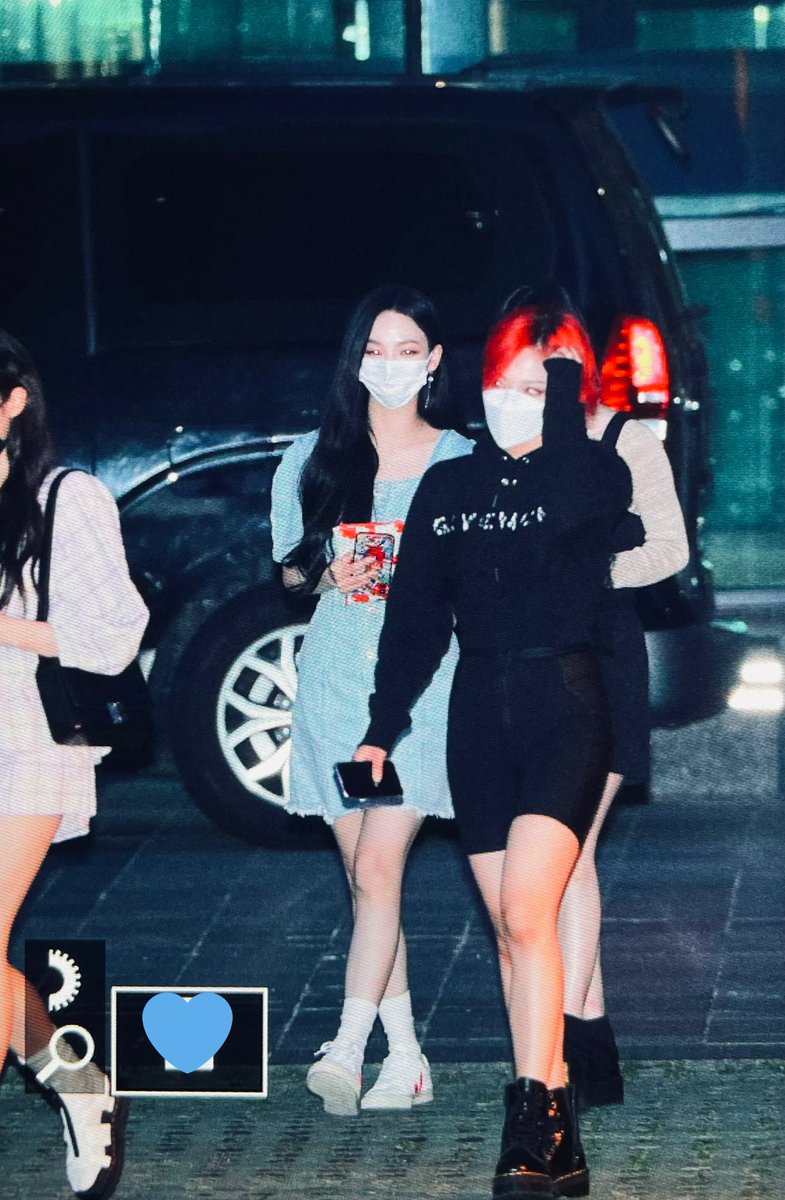biteoff_kr's tweet photo. 210525
#aespa #æspa #에스파
#KARINA #카리나 https://t.co/rvRbOGo0ek