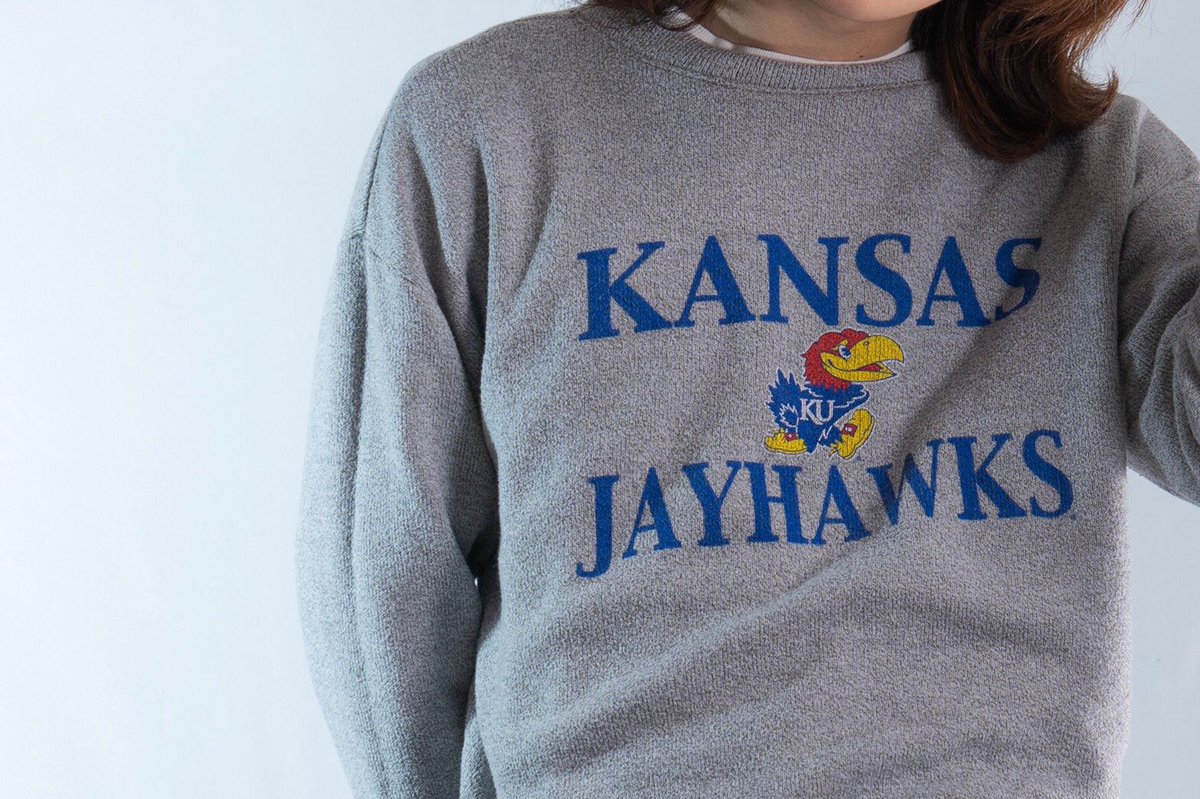 R_M_store's tweet photo. KANSAS JAYHAWKS
【カンザス ジェイフォークス】
スウェット トレーナー¥4200-

R＆M store 
https://t.co/2k5rgVKQ0V 

#古着 #古着コーデ #アメカジ
#rmstore #martin #マーチン https://t.co/9aXvFOZDS5
