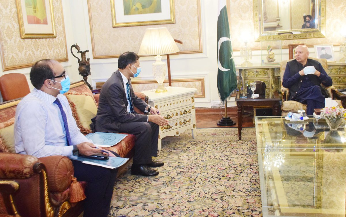 PunjabAg's tweet photo. The worthy Accountant General Punjab Mr. Abdul Ghafoor Khan along with Additional Accountant General Mr. Dr. Zahid Habib Bhutta had a meeting with Honorable Governor Punjab Mr. Chaudhary Mohammad Sarwar on 19-05-2021 at Governor House. https://t.co/zC9nbkrW86
