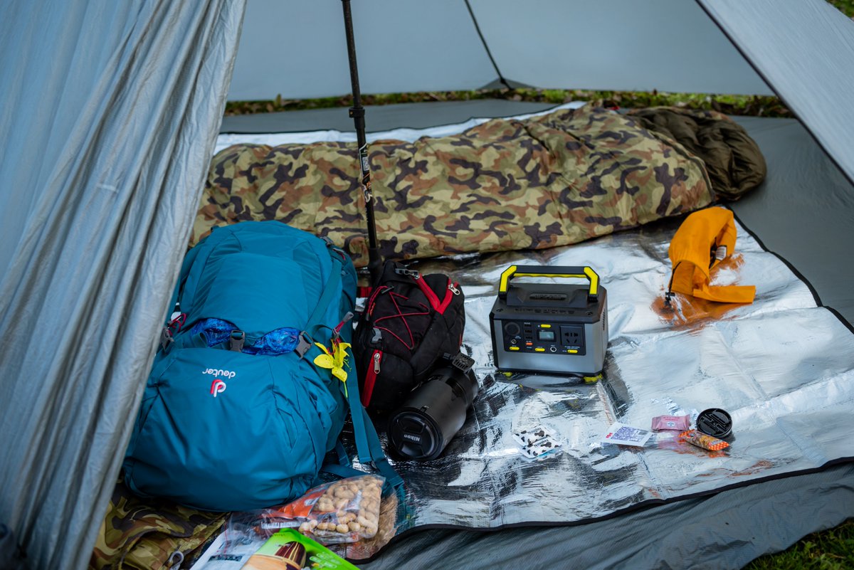 Daisy77051's tweet photo. #NB20000 Three USB Outputs Available for multiple devices charging at the same time🔥
⚡️2*USB-A 18W ports
⚡️1*USB-C 45W PD port
#20000mah #powerbank #laptoppowerbank #ultralight #photography #camping #outdoor #hiking #adventure https://t.co/Lr0WZIVXEz
