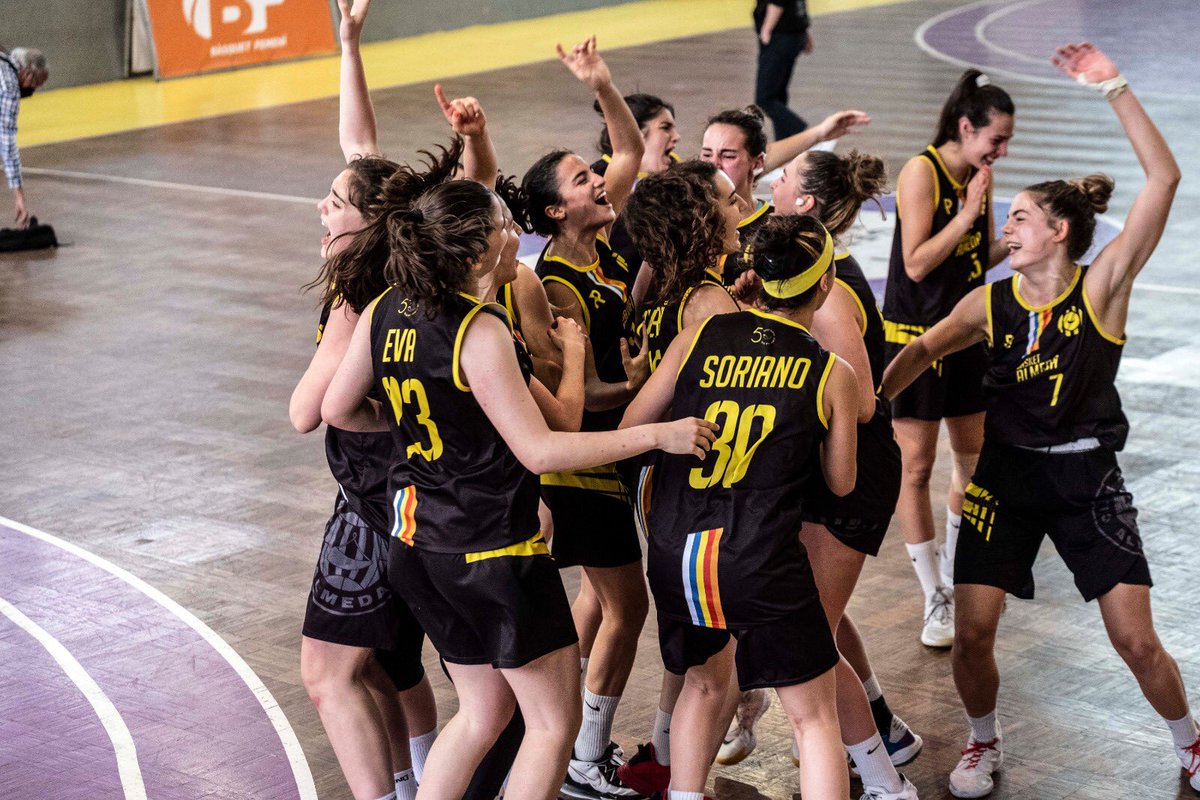 Unes imatges ho diuen tot! Primeres de Catalunya i a seguir treballant! No puc estar més orgullosa del meu equip💛🥇