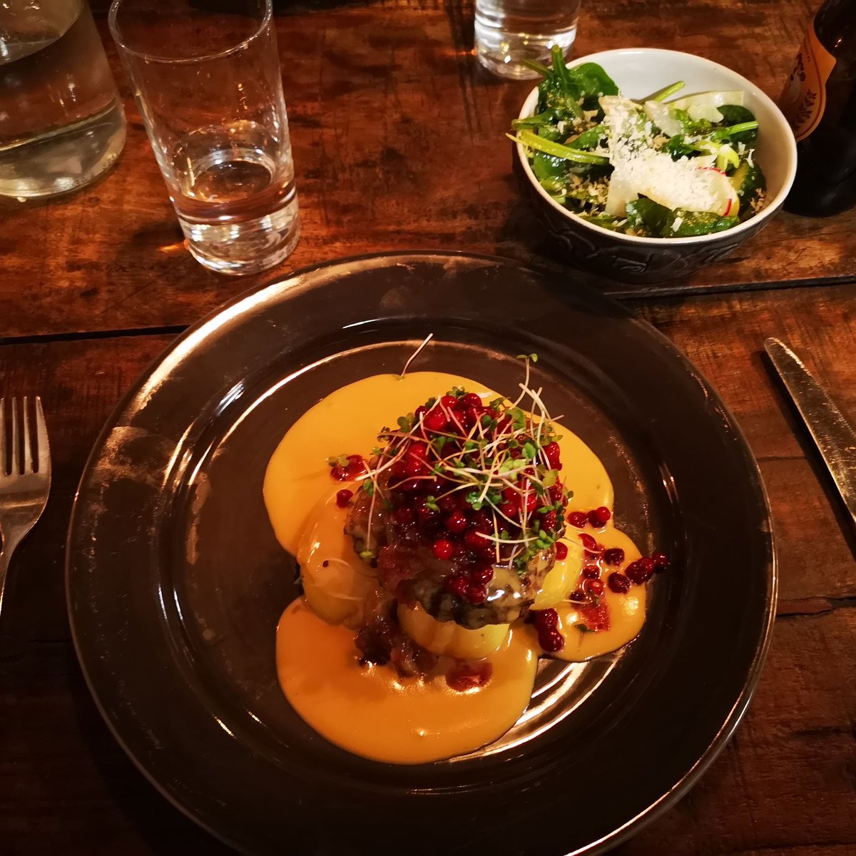 Blewd_'s tweet photo. Traditional Swedish food cooked right is the bomb. #pannbiff https://t.co/QGenXValGL