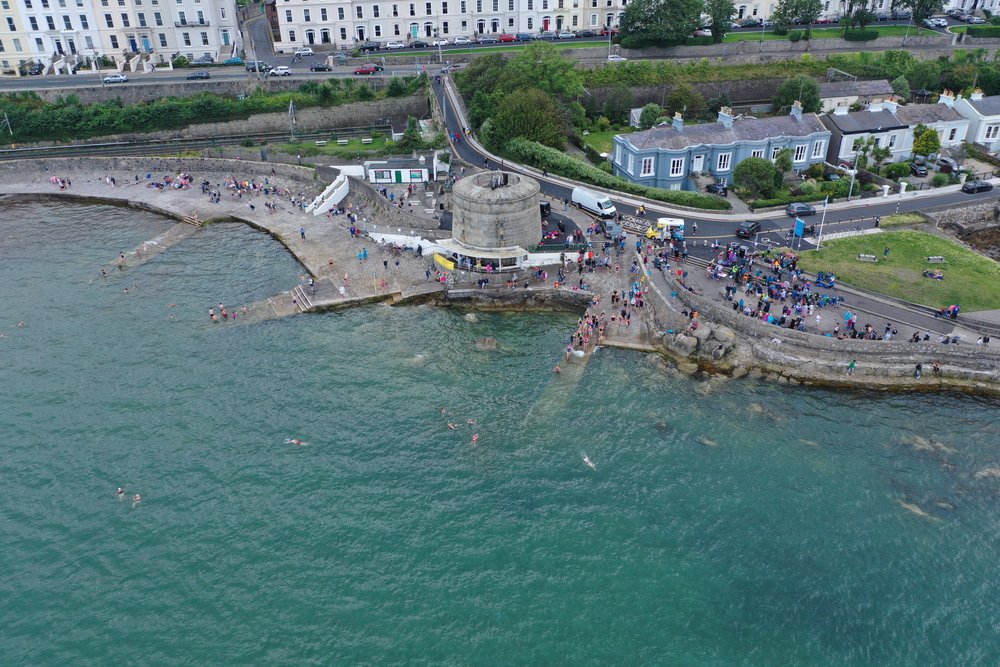 dlrcc's tweet photo. We're delighted to announce that Seapoint &amp; Killiney Beaches have been awarded the Blue Flag status for 2021, keeping it at Seapoint for yet another year! The Blue Flag will fly from 01/06/21 at both beaches. https://t.co/ujjuLSqLyu