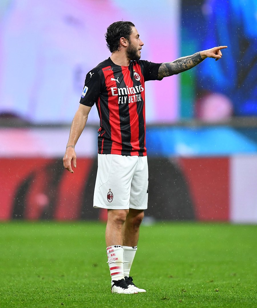 rossonerinewsid's tweet photo. Salah satu akademi yg tetap bertahan dan memilih untuk tetap di Milan https://t.co/JAtRArLF3y