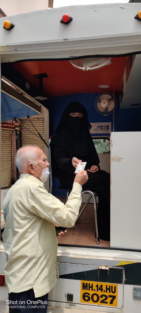 CSCMaharashtra's tweet photo. Co-Win vaccination free registration drive going on at Pune by @CSCegov_ CSC VLE #Pune VLE Society. Services on wheels for Rapid antigen testing , basic covid care medicine kit, Telemedicine, Digipay cash withdrawal. Thanks to @vodafoneIN_Fdtn  @LLF_IN @PayPal https://t.co/F9mjQ02XqA