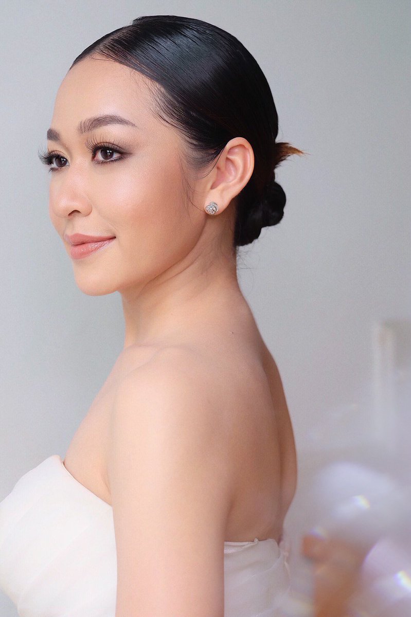 bitoeymua's tweet photo. Soft glam bridal makeup

Makeup by @bitoeymakeup 
Hair by @bytacha 

#แต่งหน้าเจ้าสาว #ทีมงานบ้านเจ้าหญิง #bitowymakeup #เจ้าสาว #ทรงผมเจ้าสาว #แต่งหน้า #ช่างแต่งหน้า #birdalmakeup #bridal https://t.co/23CVwHQYzZ