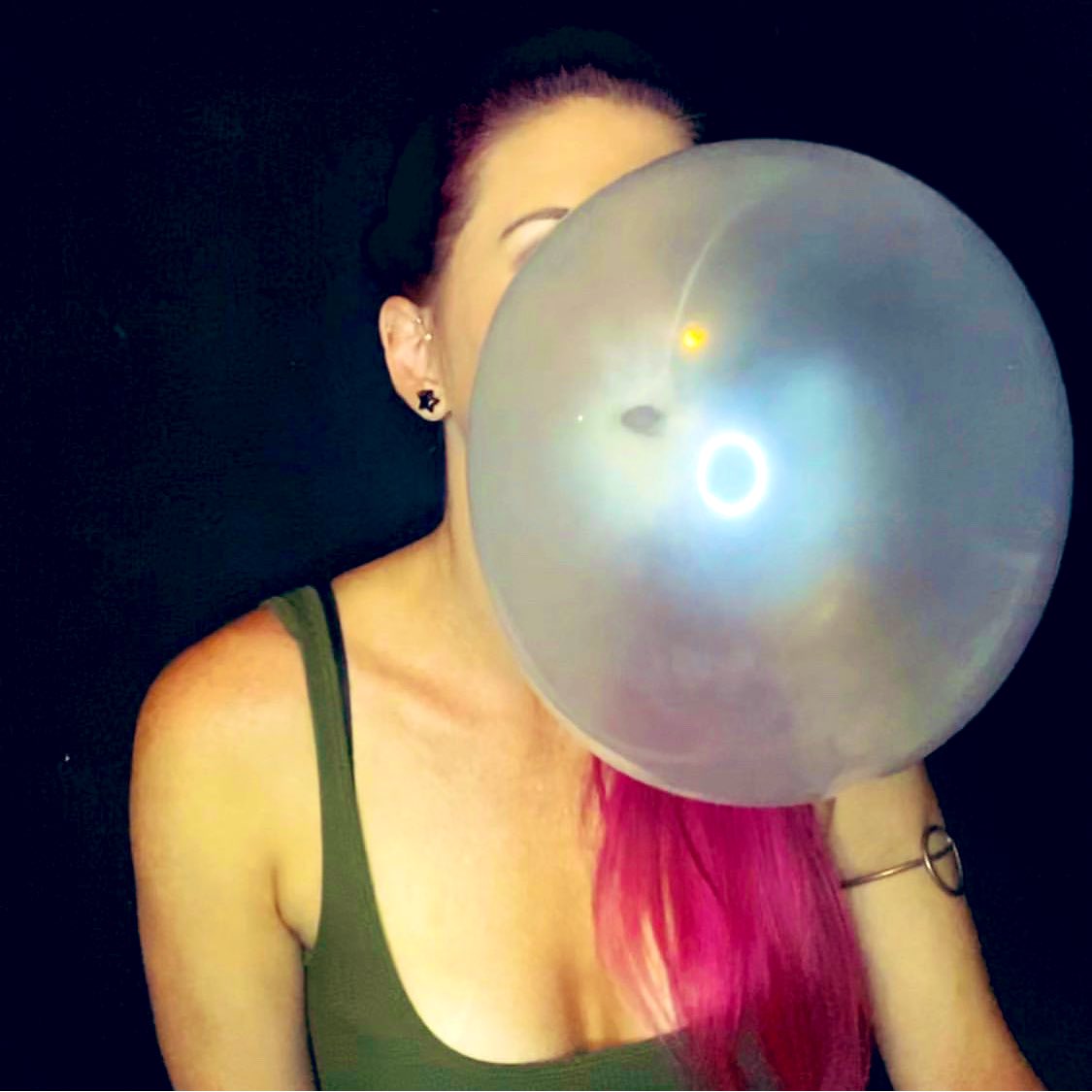 PurplestormB's tweet photo. Video available on my #onlyfans
https://t.co/odWJXyCEhA if you like #Facepop and have a #bubblegumfetish come find me. #bubblefetish https://t.co/o8WQJwXIez