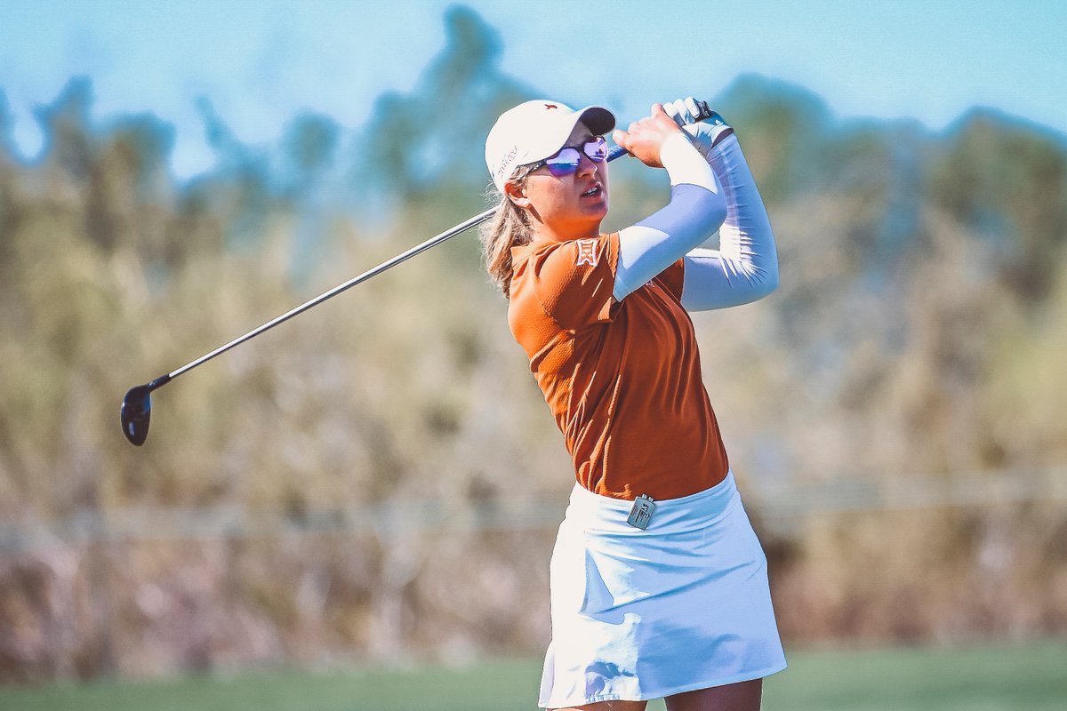 TexasWGolf's tweet photo. Sara is 2️⃣ 🔼 thru 1️⃣2️⃣ and the Horns are 1️⃣ 🔼 or better in 3️⃣ matches. 

📺 
@GolfChannel
 (11 a.m.-1:30 p.m. CT)
📊 https://t.co/qiz1CgkRwb

#TexasDrive | #HookEm 🤘 https://t.co/Fz7GN9w4SO