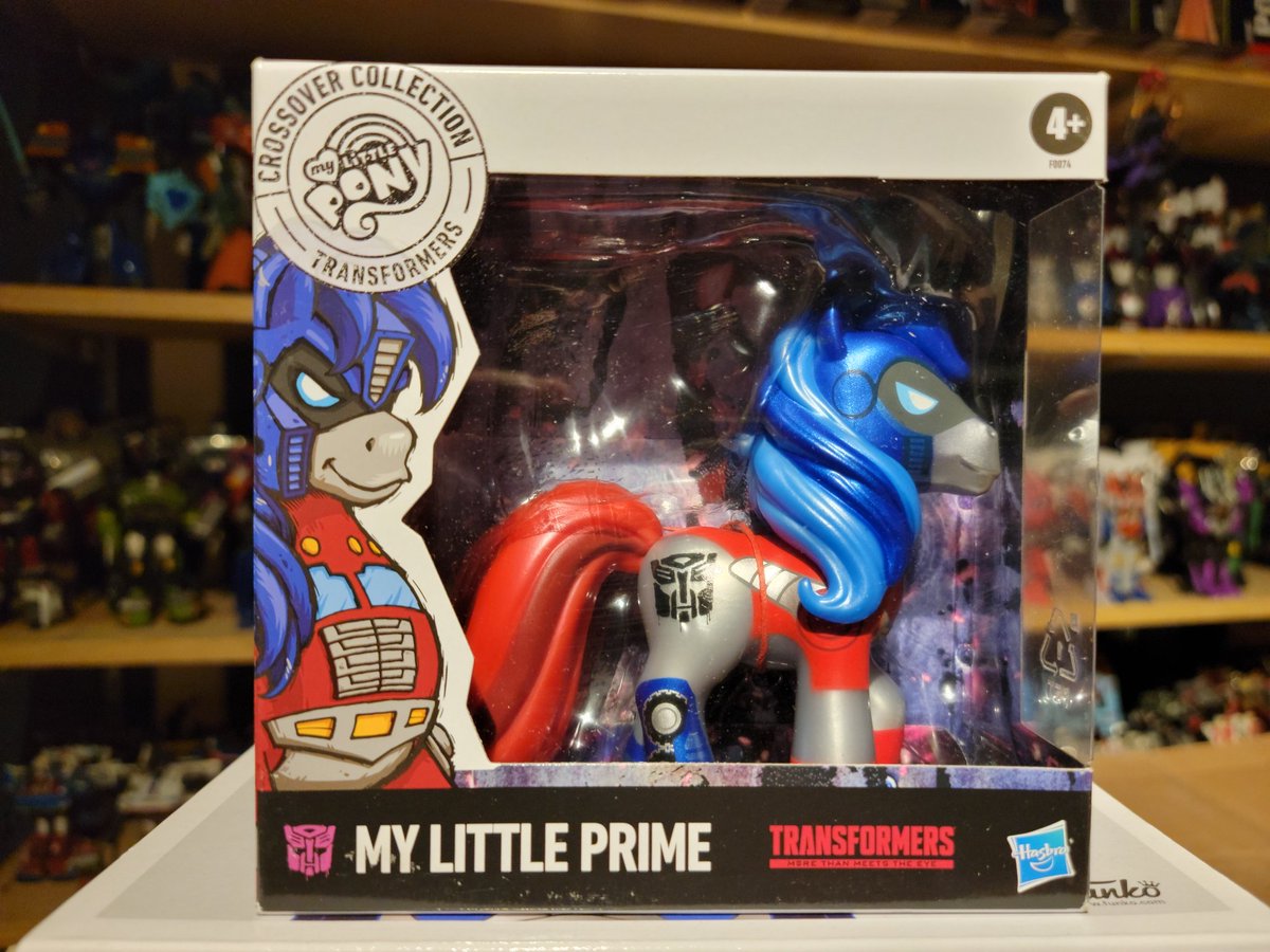 cracktasticpod's tweet photo. I really didn't expect this little fella to make his way into the collection, but... I can't deny the cuteness!!
#CracktasticPlastic #transformertuesday #friendshipindisguise #mylittlepony #mylittleprime #transformers #optimusprime #thePFPN #thrillofthehunt #collecting #toyhunter https://t.co/DrtkgGjoJa