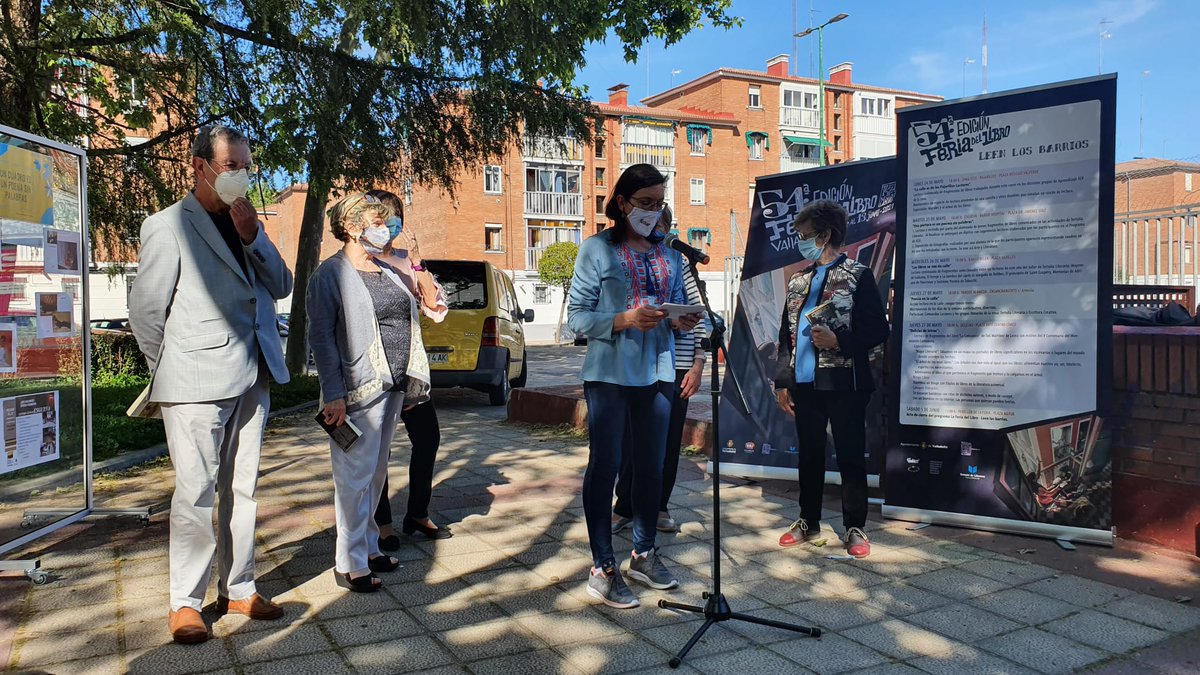 FerialibroVLL's tweet photo. 📚 𝗟𝗲𝗲𝗻 𝗹𝗼𝘀 𝗯𝗮𝗿𝗿𝗶𝗼𝘀, antesala de la 54 Feria del Libro, llega a la zona Esgueva-barrio Hospital para acercar la lectura a todos los puntos de Valladolid con '𝗨𝗻𝗮 𝗽𝗶𝗻𝘁𝘂𝗿𝗮 𝗲𝘀 𝘂𝗻 𝗽𝗼𝗲𝗺𝗮 𝘀𝗶𝗻 𝗽𝗮𝗹𝗮𝗯𝗿𝗮𝘀', gracias a la colaboración de @Feceav https://t.co/DhiID377ir