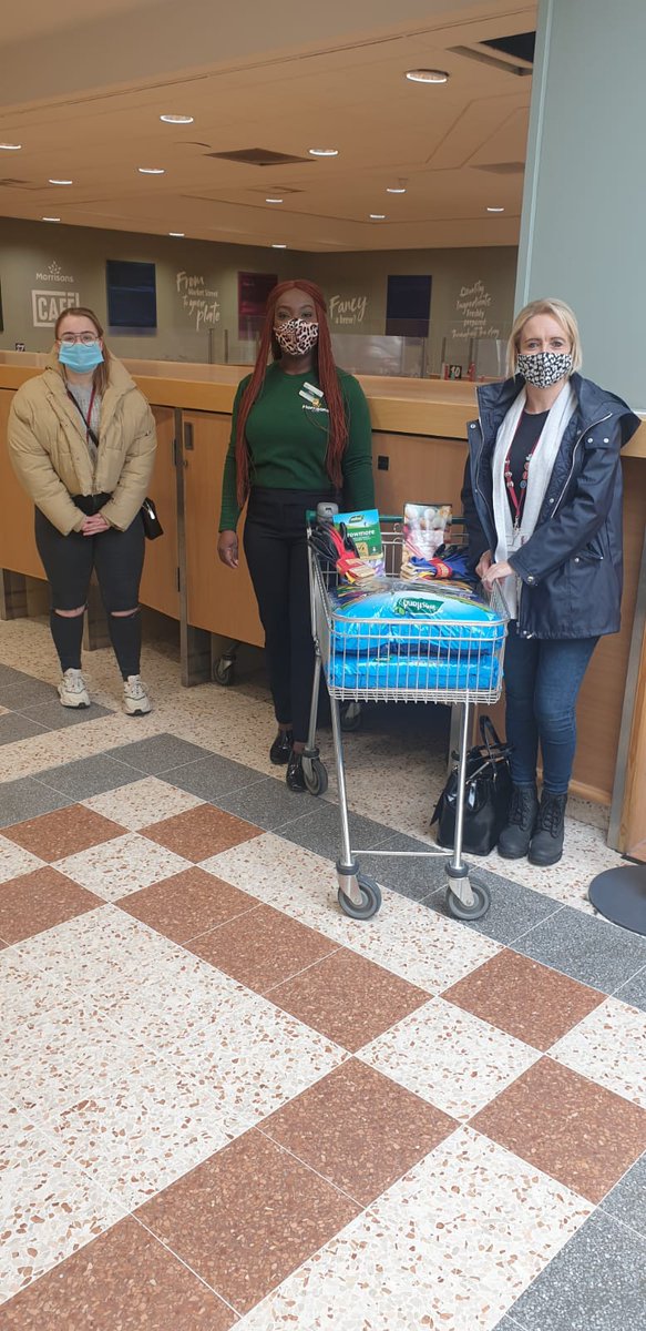 Paige and Lisa from the Mental health network collecting donations kindly gifted from Melina @morrisonscheadleheathcommunitychampion for the allotment! Let's get growing 🍓🍅🥕 #onestockport